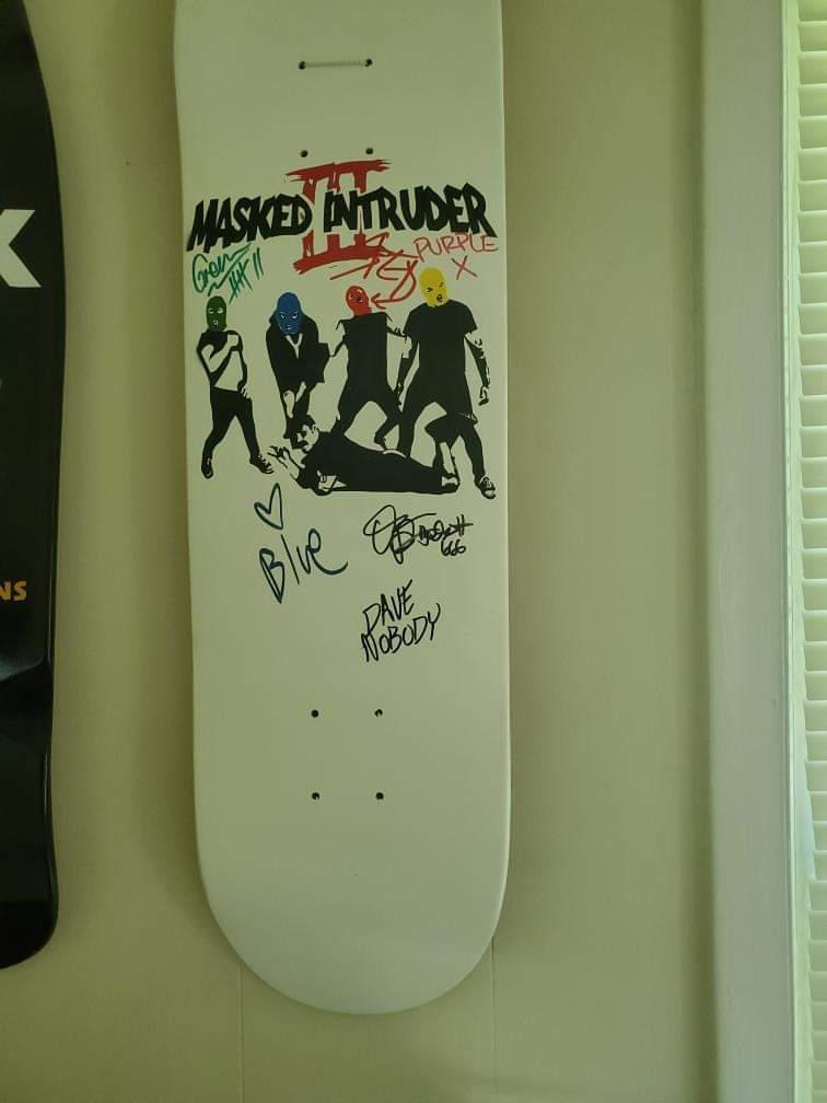 Masked Intruder deck 1/1 autographed